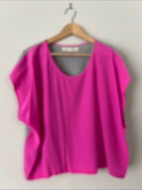 Graham and Spencer Silk Bright Pink Scoop Neck Blouse Tshirt S